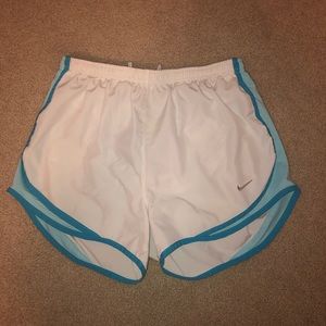 Women’s nike tempo shorts